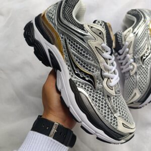 SAUCONY PROGRID OMNI 9 SILVER GOLD